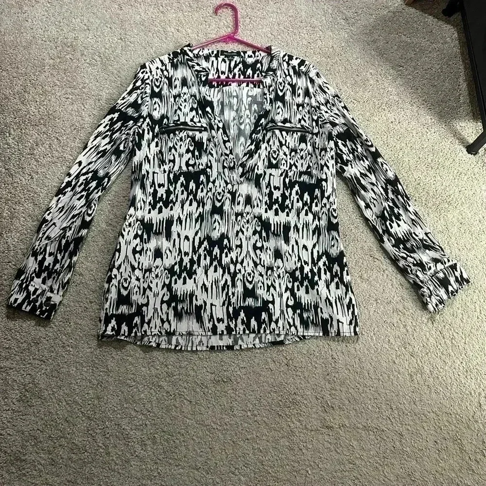 Medium Top from NOTATIONS Chic Business Casual Top - Picture 11 of 16